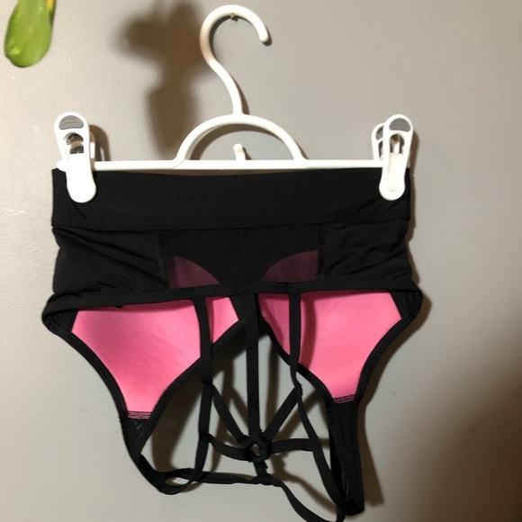 Victoria Secret Pink push up sports bra - Picture 2 of 2